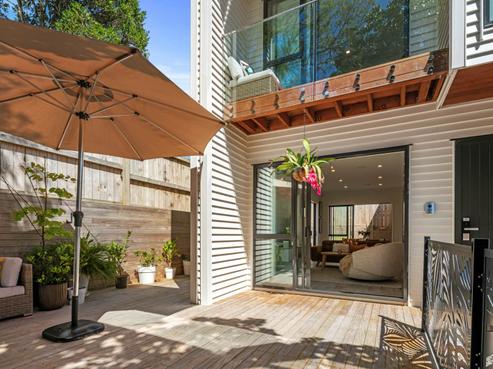 562D Beach Road, Rothesay Bay