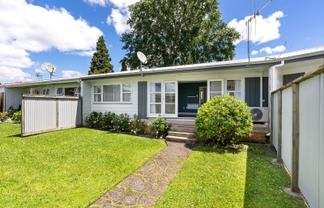 2/11 Matipo Place, Woodhill