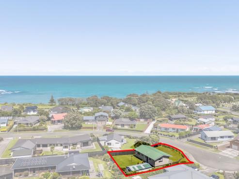 18 Pohutukawa Drive, Opunake