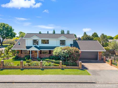 10 Regency Crescent, Redwood