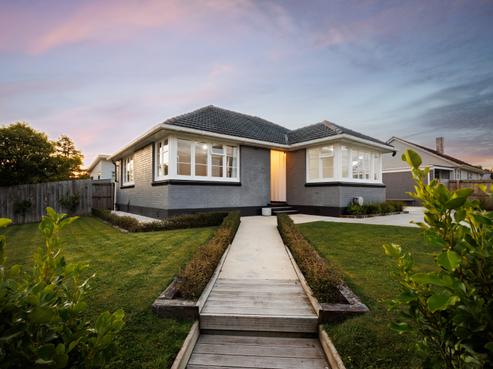 104 Clyde Crescent, Roslyn