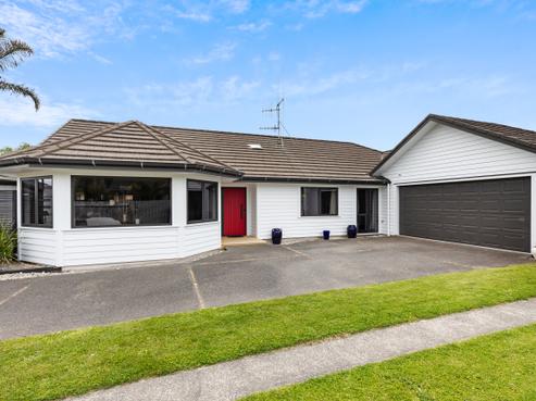 54 Corinth Grove, Papamoa