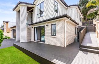 40 Silver Moon Road, Albany