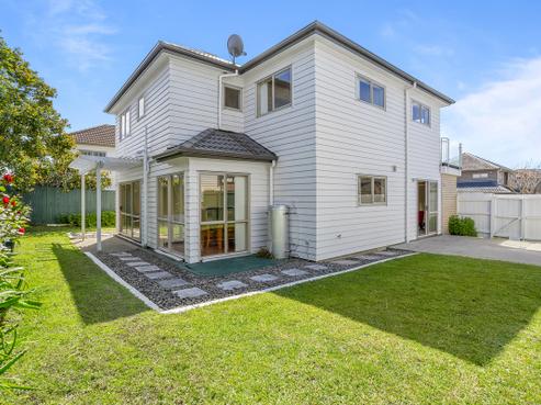 12 Merlot Way, Te Atatu South
