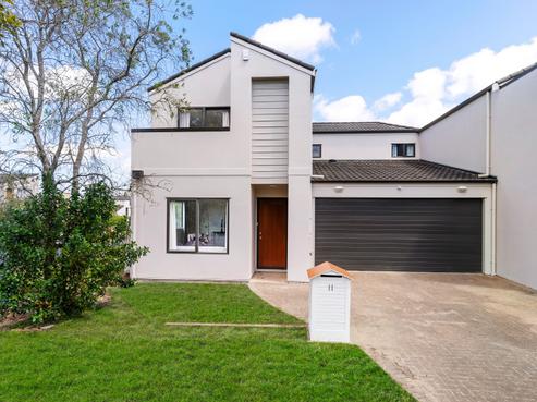 11 Spalding Rise, Golflands