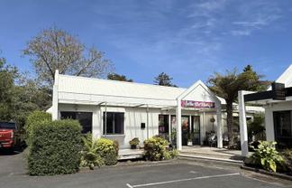 30M² CHARACTER OFFICE IN CENTRAL ALBANY
