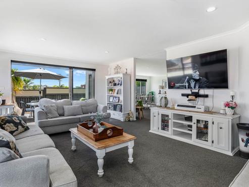 24 Bay Street, Red Beach