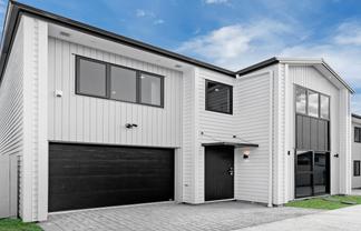 8B Gardiner Grove, Mangere East