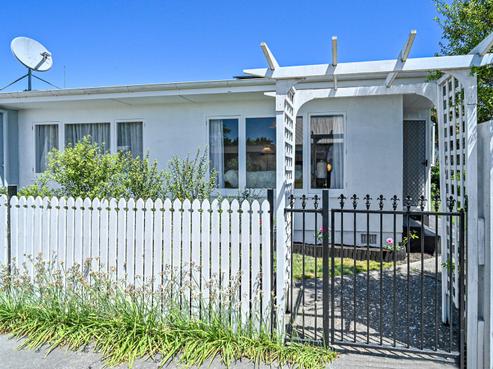 1/204A Park Road South, Akina
