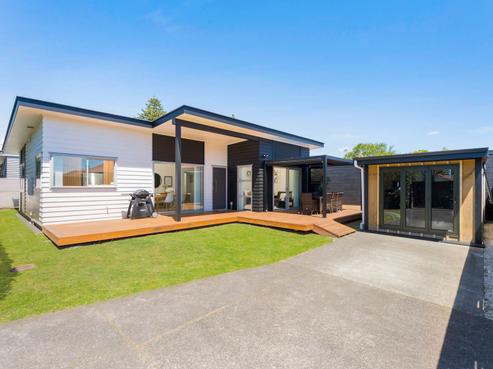 2B Peachgrove Road, Te Atatu Peninsula