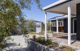 1 and 2/20 Stanley Street, Wharewaka