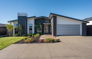33 Hart Road, Richmond