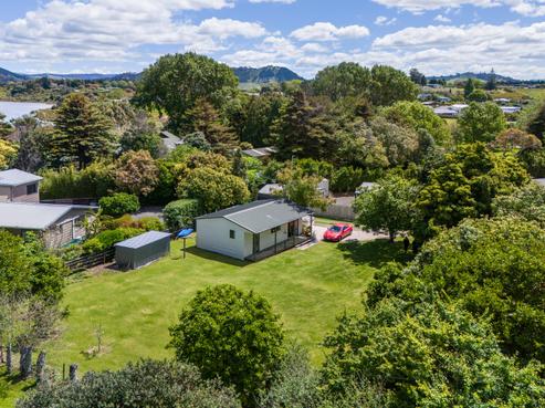 33 Athenree Road, Athenree