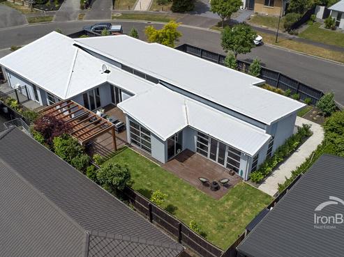 14 Papaumu Green, Parklands