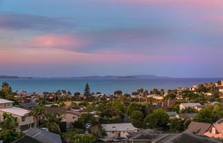 188 Whangaparaoa Road, Red Beach