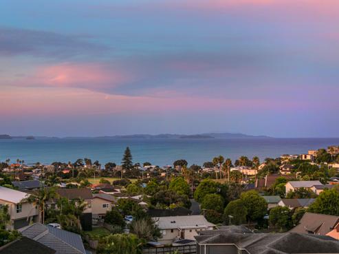 188 Whangaparaoa Road, Red Beach