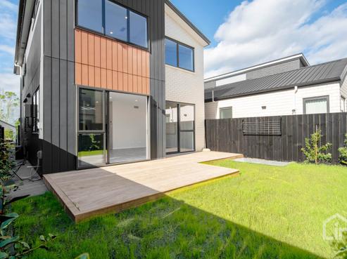 15 Paretao Street, Massey