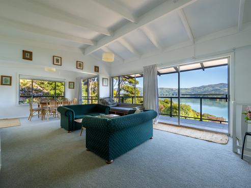 35 Kingfisher Road, Takamatua