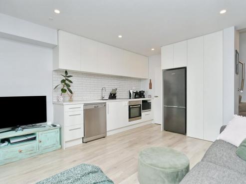 8/16 New Brighton Road, Shirley