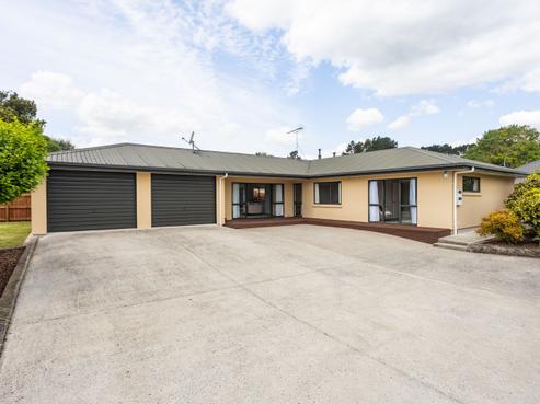 9A Pine Avenue, Bader