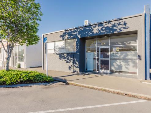 117 Avenue Road East, Hastings