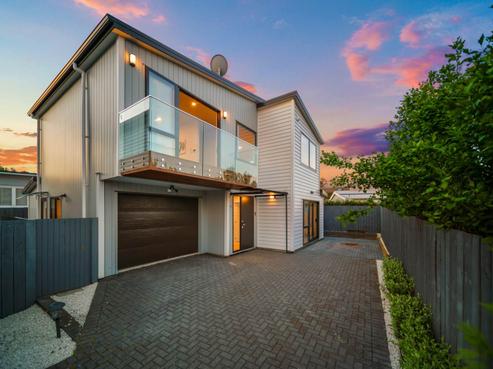 6D Tiroroa Avenue, Te Atatu South