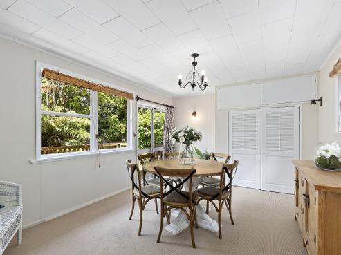 6 Muri Road, Pukerua Bay