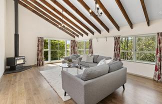 6 Muri Road, Pukerua Bay