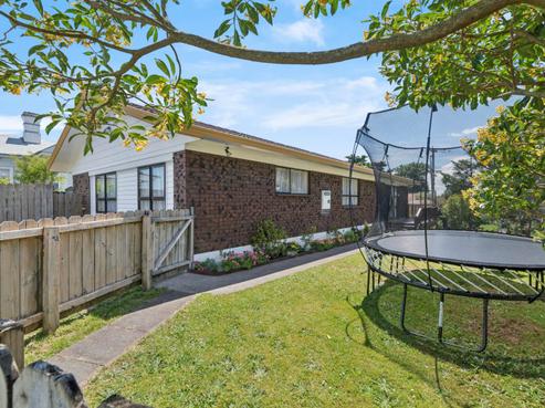 2/1 Manse Road, Pahurehure