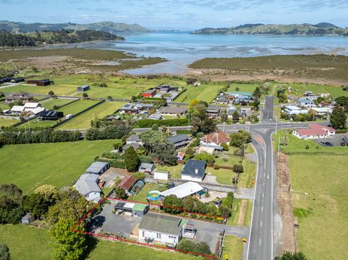 12 Whangapoua Road, Coromandel