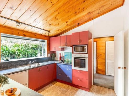 7 Miromiro Road, Normandale