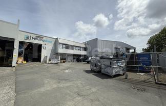 Prime Warehouse with Secure Yard Access