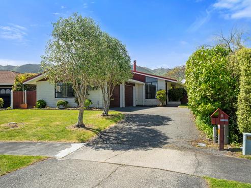 8 Hurunui Street, Waikanae