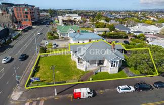 HIGH-PROFILE STANDALONE VILLA – DEVELOP OR OCCUPY