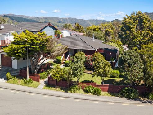 102 Montgomery Avenue, Karori