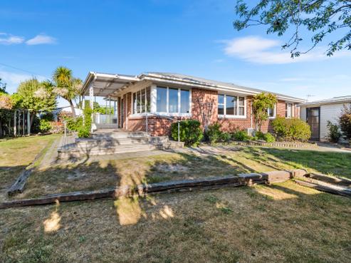 6 Robin Street, Burwood