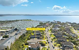 101 Pine Harbour Parade, Beachlands