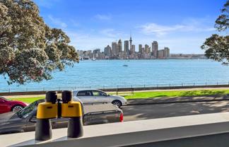 2/22 Queens Parade, Devonport