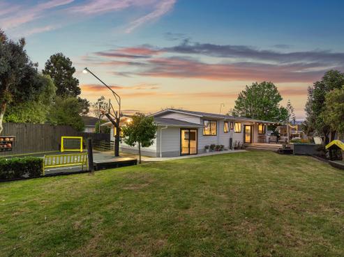 30 Fairdale Place, Birkdale