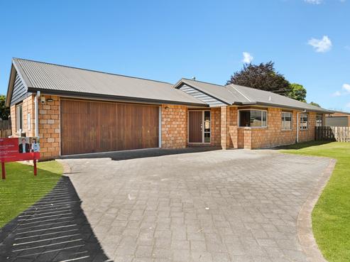 45 Stoneleigh Drive, Chartwell
