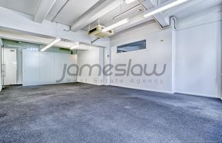 Stunning Office in Trendy High Street 