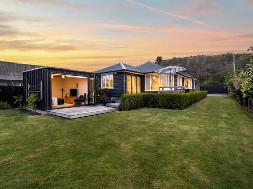 29 Main Road, Redcliffs