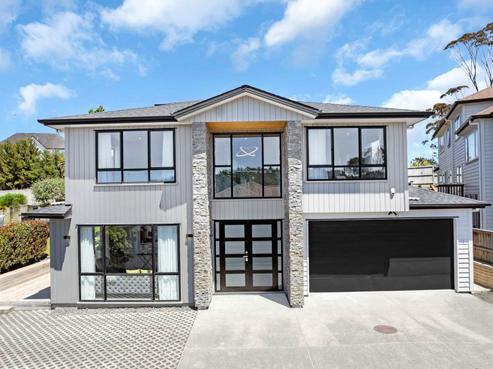 13 Golden Morning Drive, Albany Heights