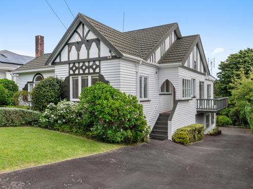 149 Saint Andrews Road, Epsom
