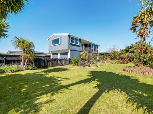7 Hall Road, Matua