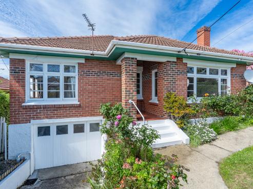 79 Middleton Road, Kew