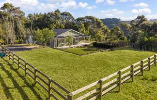 1223 Old North Road, Waimauku