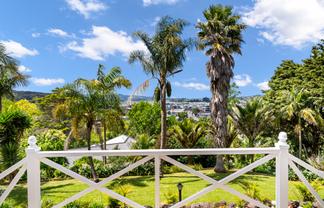 8 High Oaks Way, Avenues