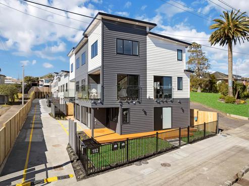 2/192 Blockhouse Bay Road, Avondale