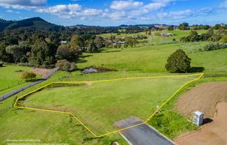 16 Mangakino Lane, Kauri